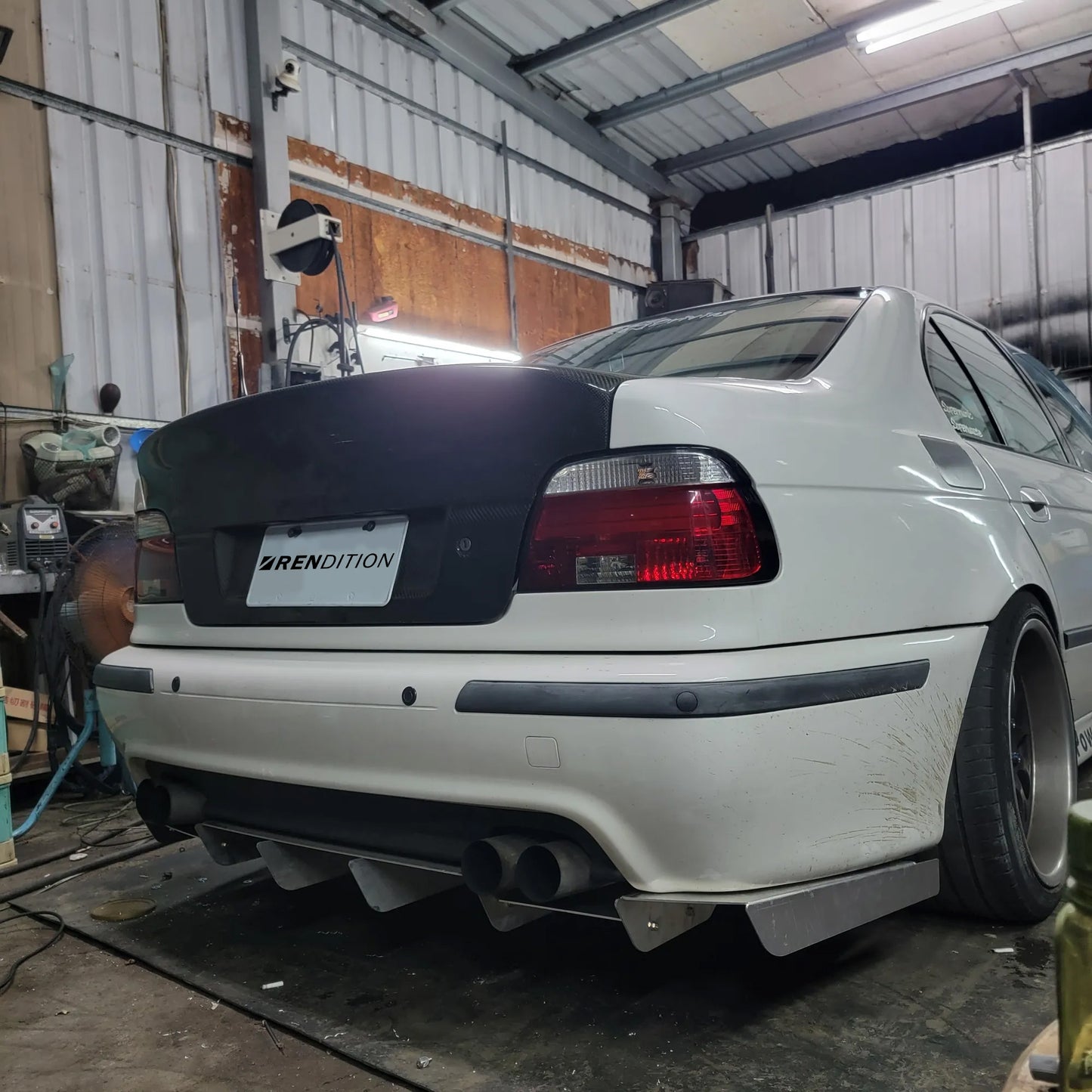BMW E39 REAR DIFFUSER KIT V2