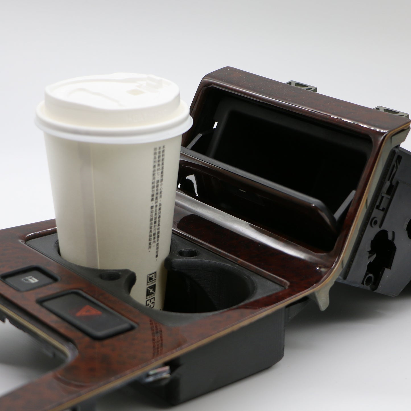 BMW E38 FRONT CUP HOLDER & USB CHARGER