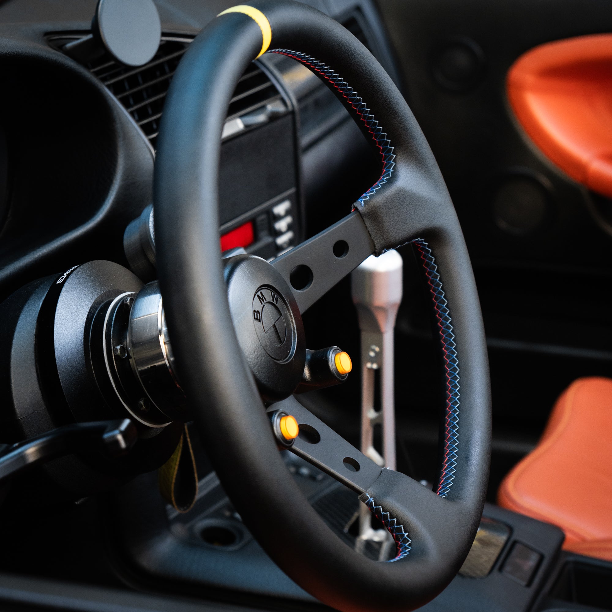 Rendition RSW-01 Steering Wheel, 6x70 MOMO Pattern – Rendition